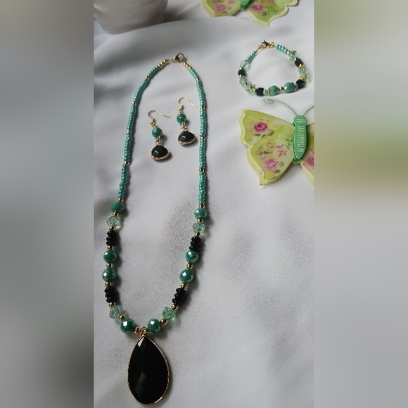 Handmade Necklace, Bracelet, Earrings set Onyx Teal - Picture 2 of 3
